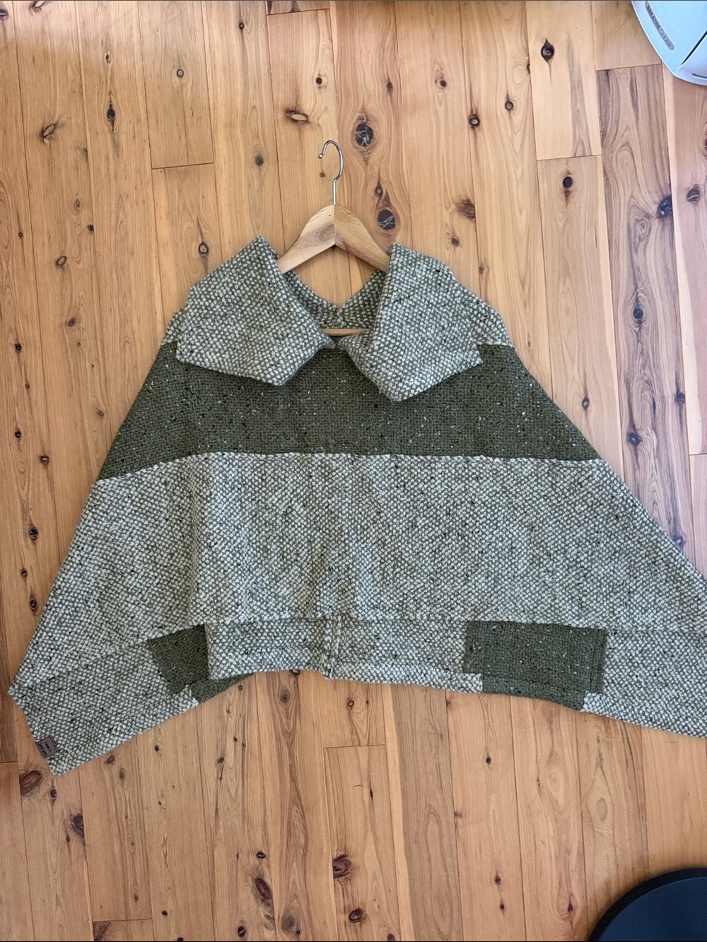 Handmade cape - Picture 6 of 9